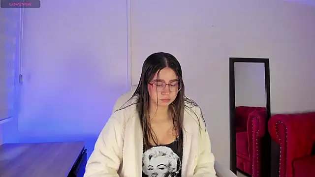 Snapshot of sweet_obsession__ chatting on October 13, 2025, 1:44 pm sweet obsession online show from October 13, 2025, 1:44 pm