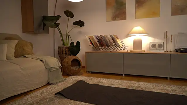 Snapshot of nadia_bliss chatting on November 30, 2025, 8:35 pm nadia bliss online show from November 30, 2025, 8:35 pm