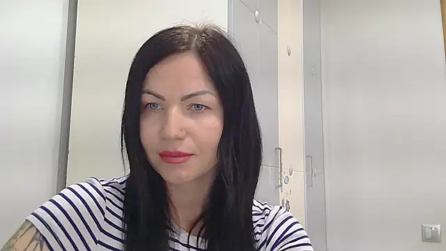 MystaLuuna online show from March 2, 2025, 10:45 am