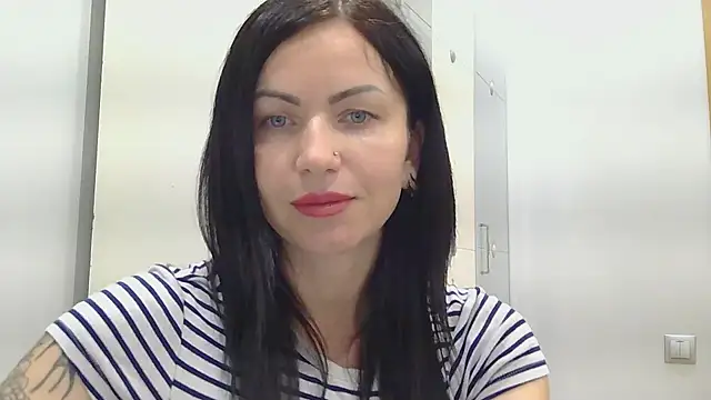 MystaLuuna online show from March 2, 2025, 2:00 pm