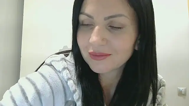 MystaLuuna online show from March 14, 2025, 10:49 pm