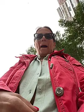 NataKitten online show from October 6, 2025, 6:33 am