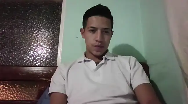 Snapshot of TuVergaRica69 chatting on March 23, 2025, 6:16 am TuVergaRica69 online show from March 23, 2025, 6:16 am