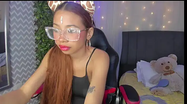 Snapshot of Aida_princess chatting on March 6, 2025, 4:41 am Aida princess online show from March 6, 2025, 4:41 am