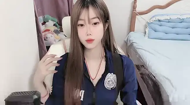 vivian-vv online show from March 1, 2025, 8:42 pm