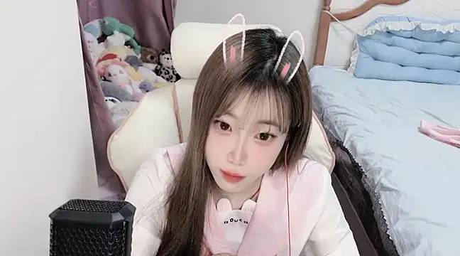 vivian-vv online show from March 2, 2025, 10:38 pm