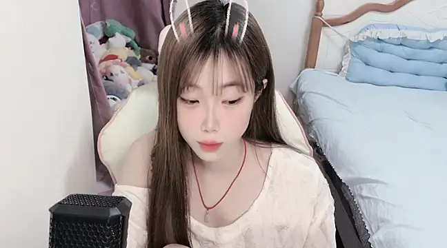 vivian-vv online show from March 3, 2025, 6:22 pm