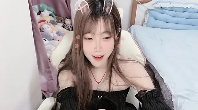 vivian-vv online show from March 9, 2025, 10:52 pm