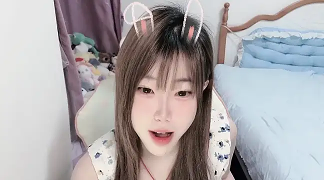 vivian-vv online show from March 11, 2025, 7:03 pm
