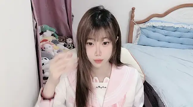 vivian-vv online show from March 17, 2025, 6:18 am