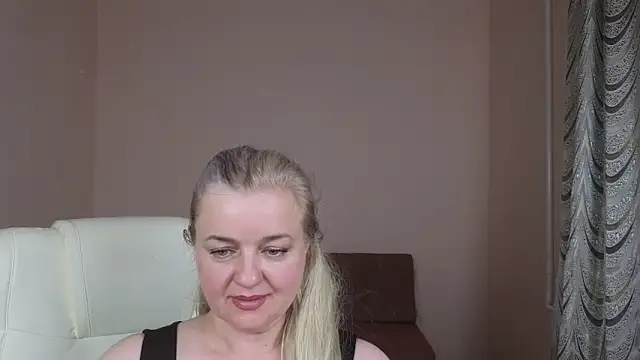 Snapshot of Mary_Mist chatting on March 22, 2025, 9:31 pm Mary Mist online show from March 22, 2025, 9:31 pm
