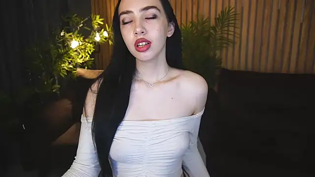 WildKittenX  online show from October 28, 2025, 6:50 am