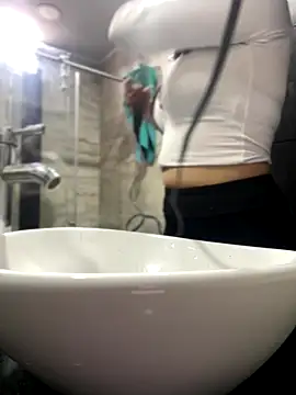 Mila LS online show from September 15, 2025, 1:11 pm