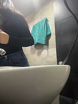 Mila LS online show from February 5, 2026, 12:43 pm