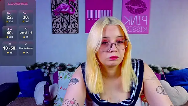 AuroraPrincess online show from December 22, 2025, 1:19 pm