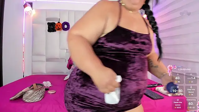 Snapshot of LunaaSweett chatting on October 16, 2025, 8:32 pm LunaaSweett online show from October 16, 2025, 8:32 pm