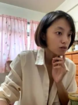 ladypaggy online show from October 15, 2025, 7:52 am