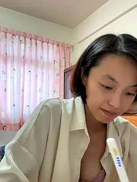 ladypaggy online show from November 29, 2025, 6:16 am