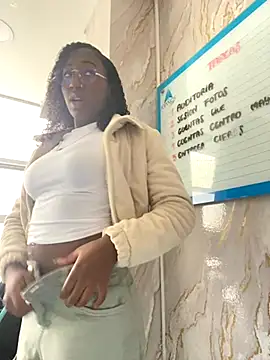 Qeen blackk online show from October 14, 2025, 9:15 pm