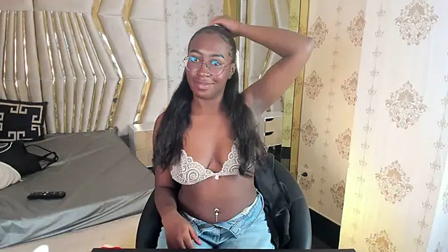 Snapshot of Qeen_blackk chatting on February 11, 2026, 8:36 pm Qeen blackk online show from February 11, 2026, 8:36 pm