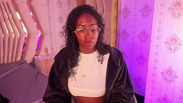 Snapshot of Qeen_blackk chatting on February 24, 2026, 8:51 pm Qeen blackk online show from February 24, 2026, 8:51 pm