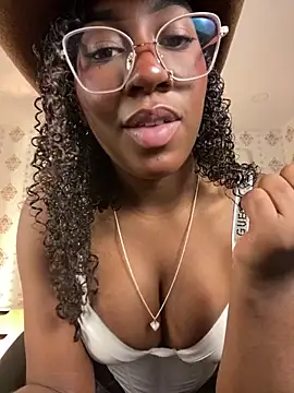 Snapshot of Qeen_blackk chatting on March 21, 2026, 8:56 pm Qeen blackk online show from March 21, 2026, 8:56 pm