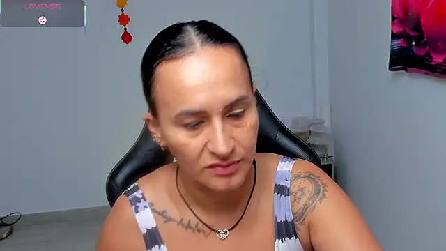 Sara Charmy online show from May 17, 2026, 11:39 am