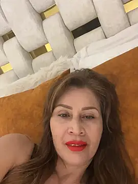 HotBellaMilf online show from May 6, 2026, 12:52 am