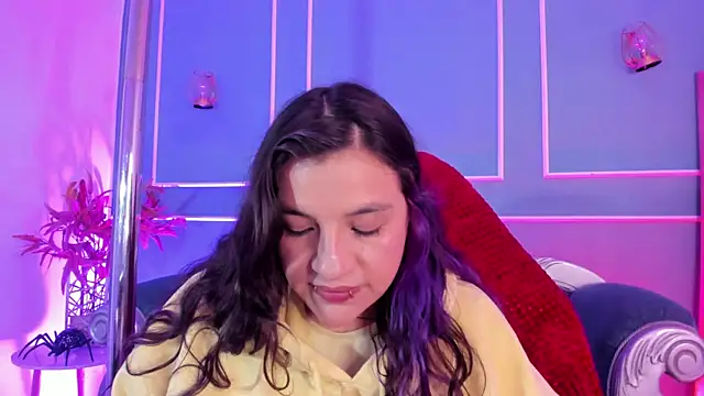 Snapshot of TaraTaylorr chatting on February 12, 2026, 3:12 am TaraTaylorr online show from February 12, 2026, 3:12 am