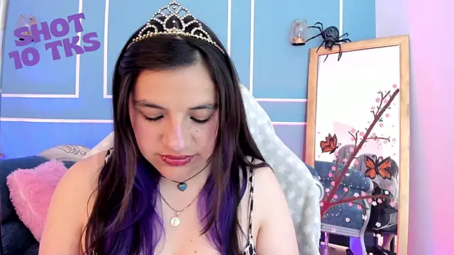 TaraTaylorr online show from May 6, 2026, 3:35 am