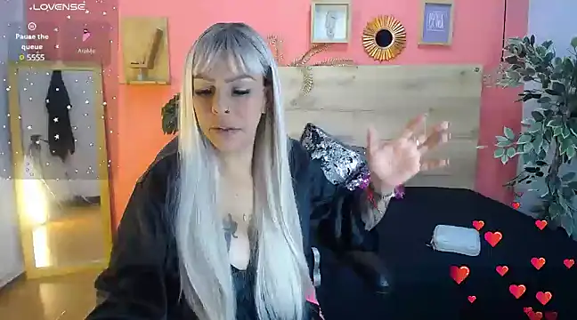 Snapshot of yessila_parker chatting on March 5, 2025, 2:36 am yessila parker online show from March 5, 2025, 2:36 am