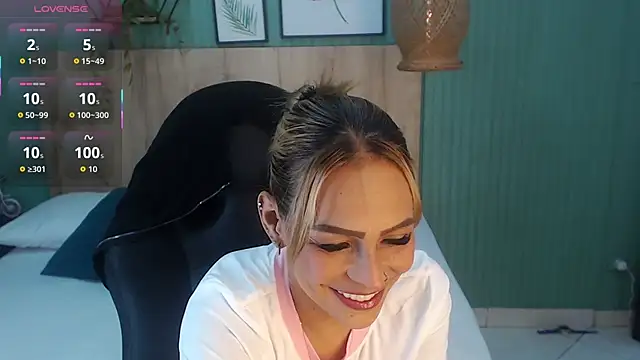Snapshot of yessila_parker chatting on September 11, 2025, 1:39 am yessila parker online show from September 11, 2025, 1:39 am