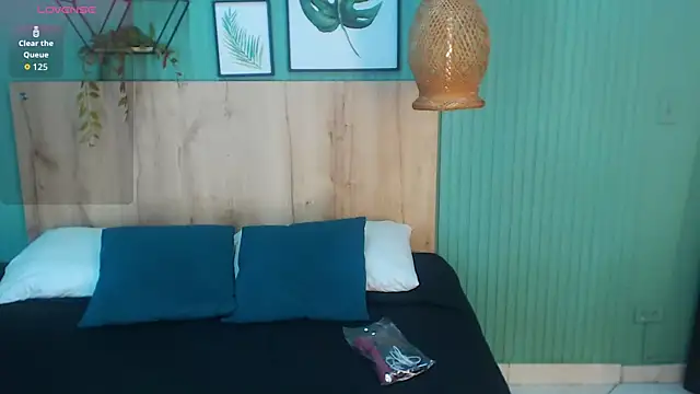 Snapshot of yessila_parker chatting on September 27, 2025, 2:16 am yessila parker online show from September 27, 2025, 2:16 am