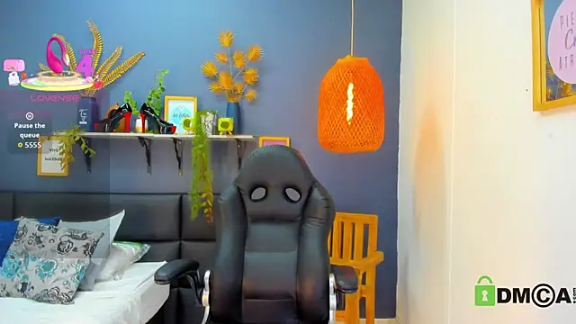 yessila parker online show from April 28, 2026, 8:52 am