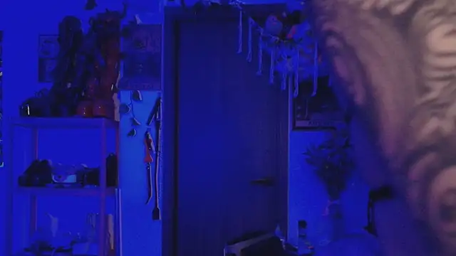  mollycrystal online show from March 31, 2026, 9:53 am