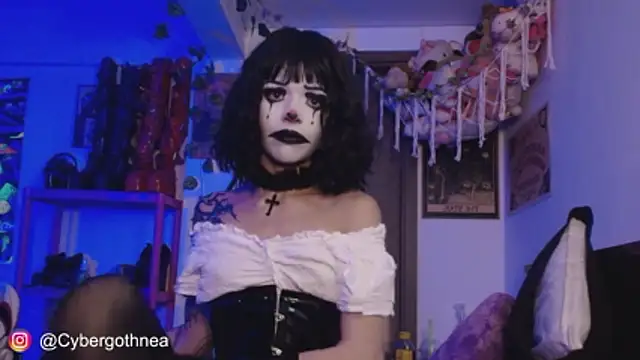  mollycrystal online show from April 10, 2026, 5:45 am