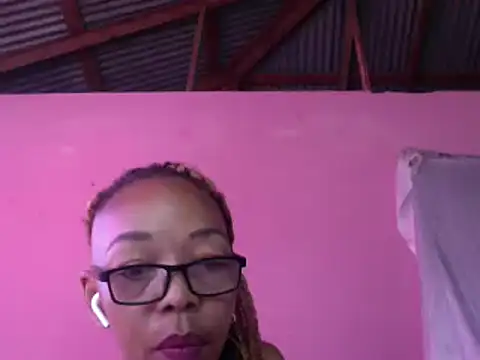 Ladyzee25 online show from May 2, 2026, 2:00 pm