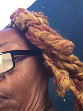 Ladyzee25 online show from July 4, 2026, 11:38 am