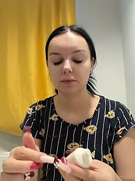 Snapshot of Miss_Vic chatting on December 21, 2025, 10:00 am Miss Vic online show from December 21, 2025, 10:00 am