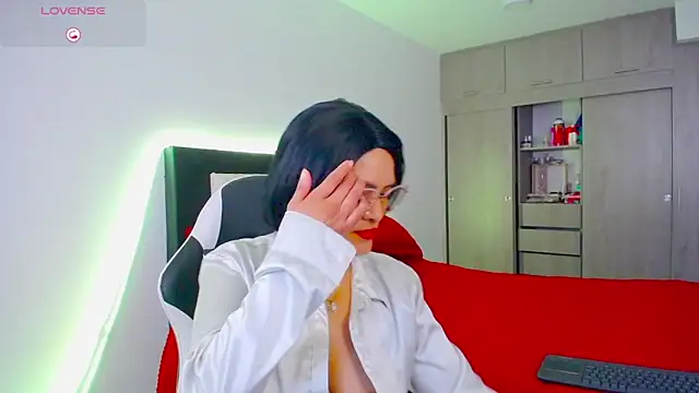 CarolinneFiotti online show from November 14, 2025, 2:16 pm