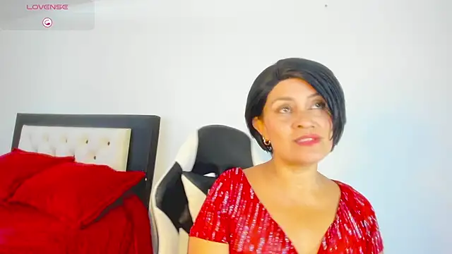 CarolinneFiotti online show from January 8, 2026, 4:53 pm