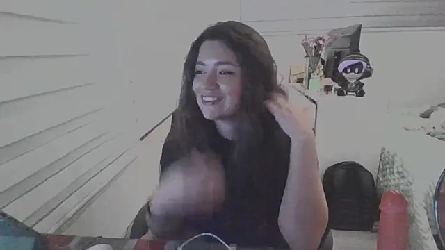 Snapshot of Piolapk chatting on November 18, 2025, 2:06 am Piolapk online show from November 18, 2025, 2:06 am