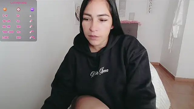 Snapshot of luna_lgomez_ chatting on October 15, 2025, 12:05 pm luna lgomez  online show from October 15, 2025, 12:05 pm