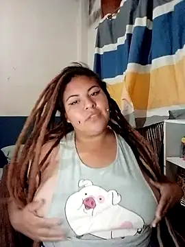 Snapshot of Angela-Lovee22 chatting on January 11, 2026, 12:37 am Angela-Lovee22 online show from January 11, 2026, 12:37 am