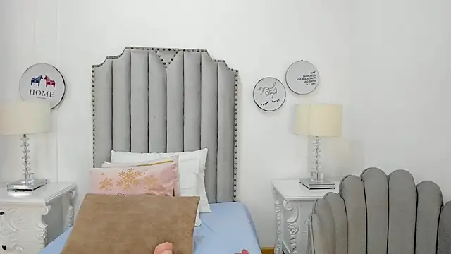 Snapshot of SamantaMarquez chatting on November 22, 2025, 7:57 pm SamantaMarquez online show from November 22, 2025, 7:57 pm