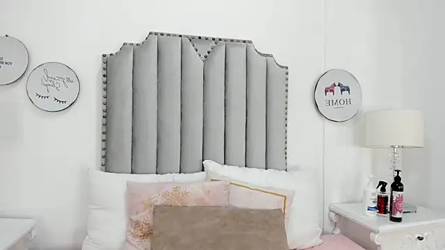 Snapshot of SamantaMarquez chatting on December 2, 2025, 7:53 pm SamantaMarquez online show from December 2, 2025, 7:53 pm