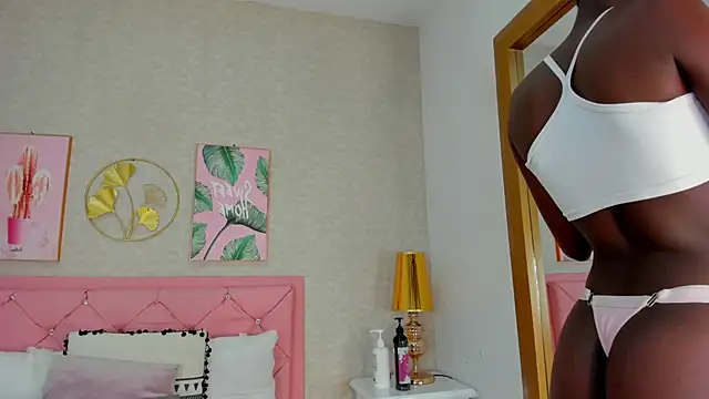 Snapshot of SamantaMarquez chatting on May 2, 2026, 3:44 am SamantaMarquez online show from May 2, 2026, 3:44 am