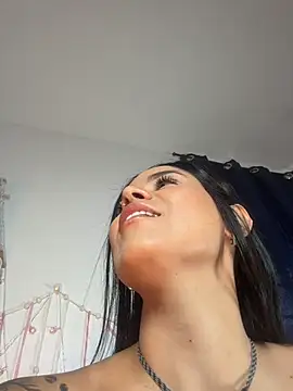 Snapshot of HotAlana_ chatting on April 20, 2026, 3:37 pm HotAlana online show from April 20, 2026, 3:37 pm