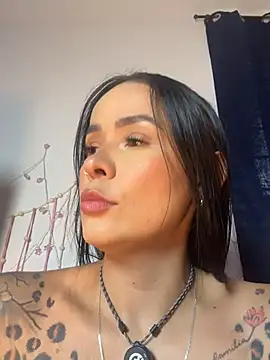 Snapshot of HotAlana_ chatting on April 28, 2026, 4:12 pm HotAlana online show from April 28, 2026, 4:12 pm