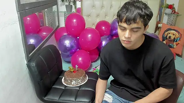 Snapshot of heiker_ chatting on October 16, 2025, 3:18 am heiker  online show from October 16, 2025, 3:18 am